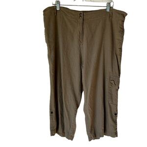 Larry Levine Woman Tan Cropped Linen Cargo Pants, 18W